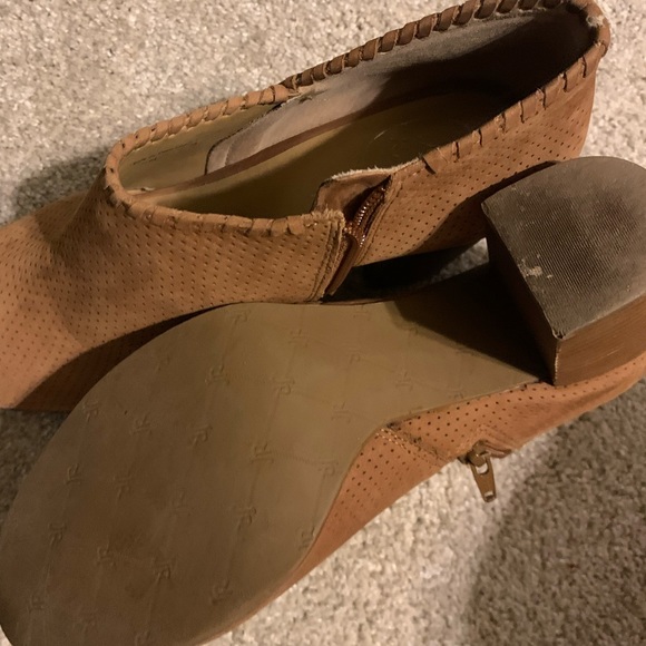 Jack Roger's tan wedges - Picture 5 of 6